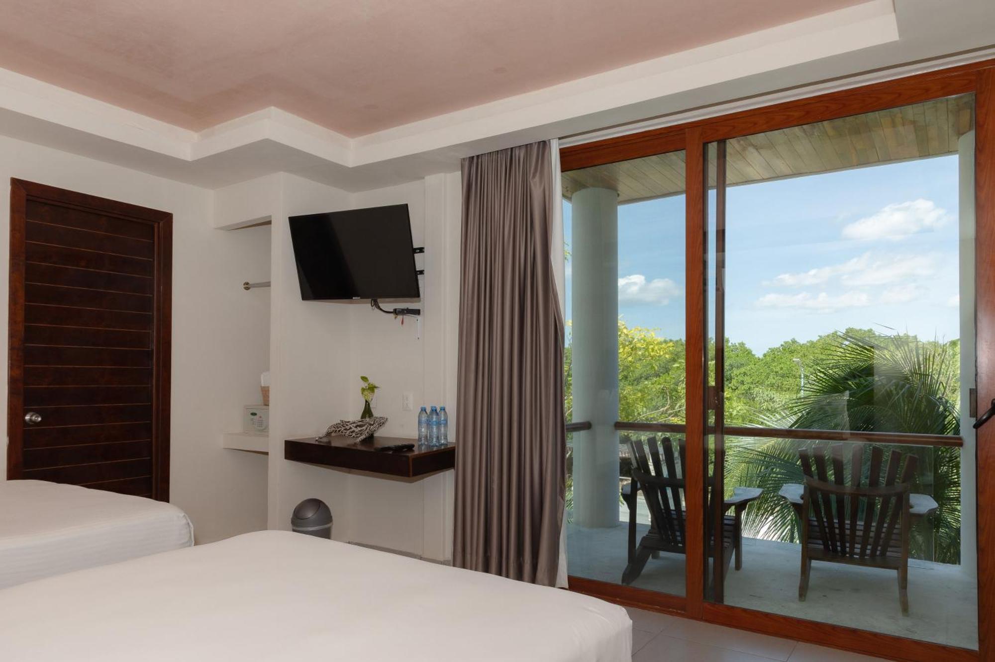 Aquastar Hotel & Apartments Mahahual Exterior photo