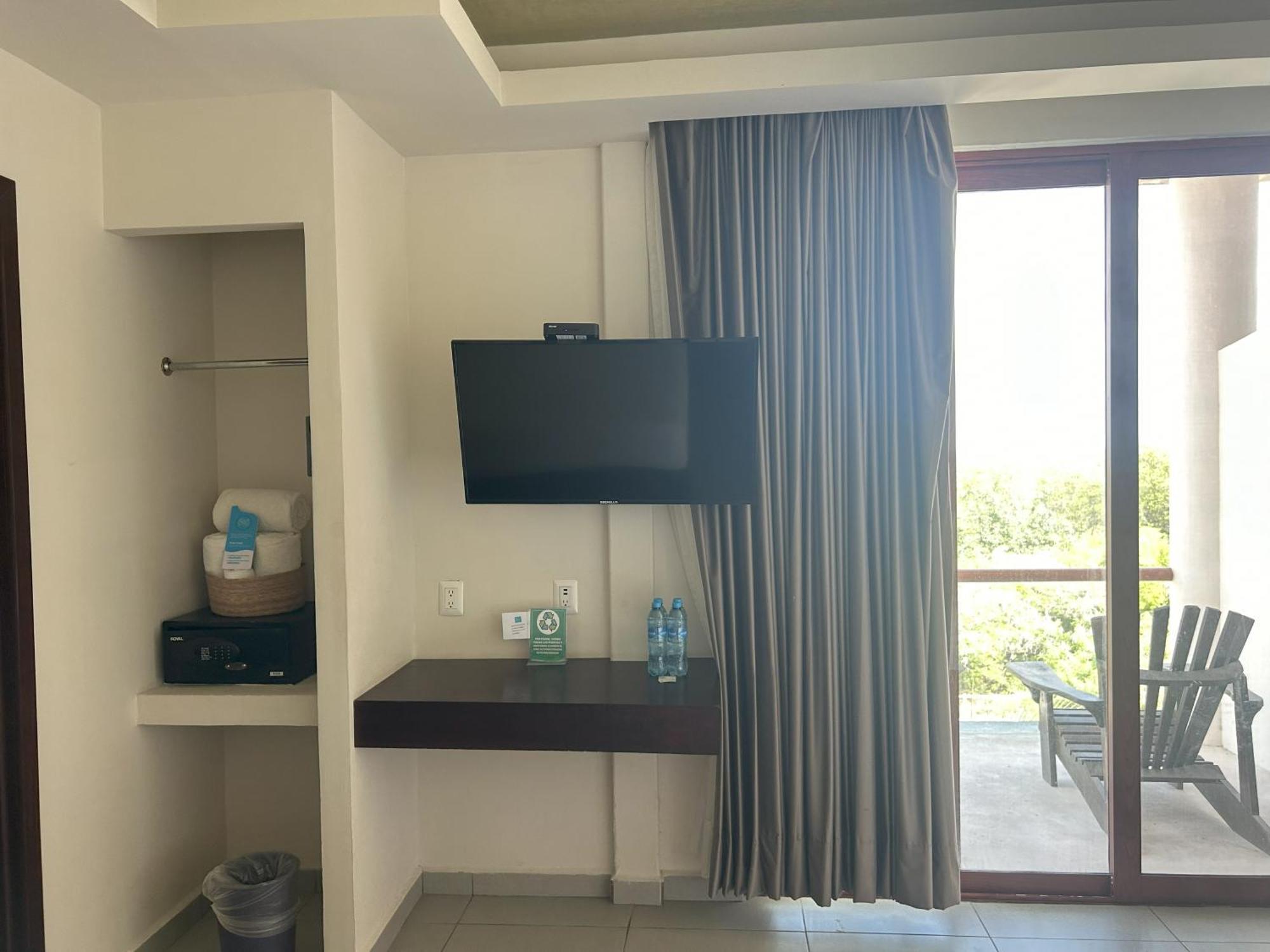 Aquastar Hotel & Apartments Mahahual Exterior photo