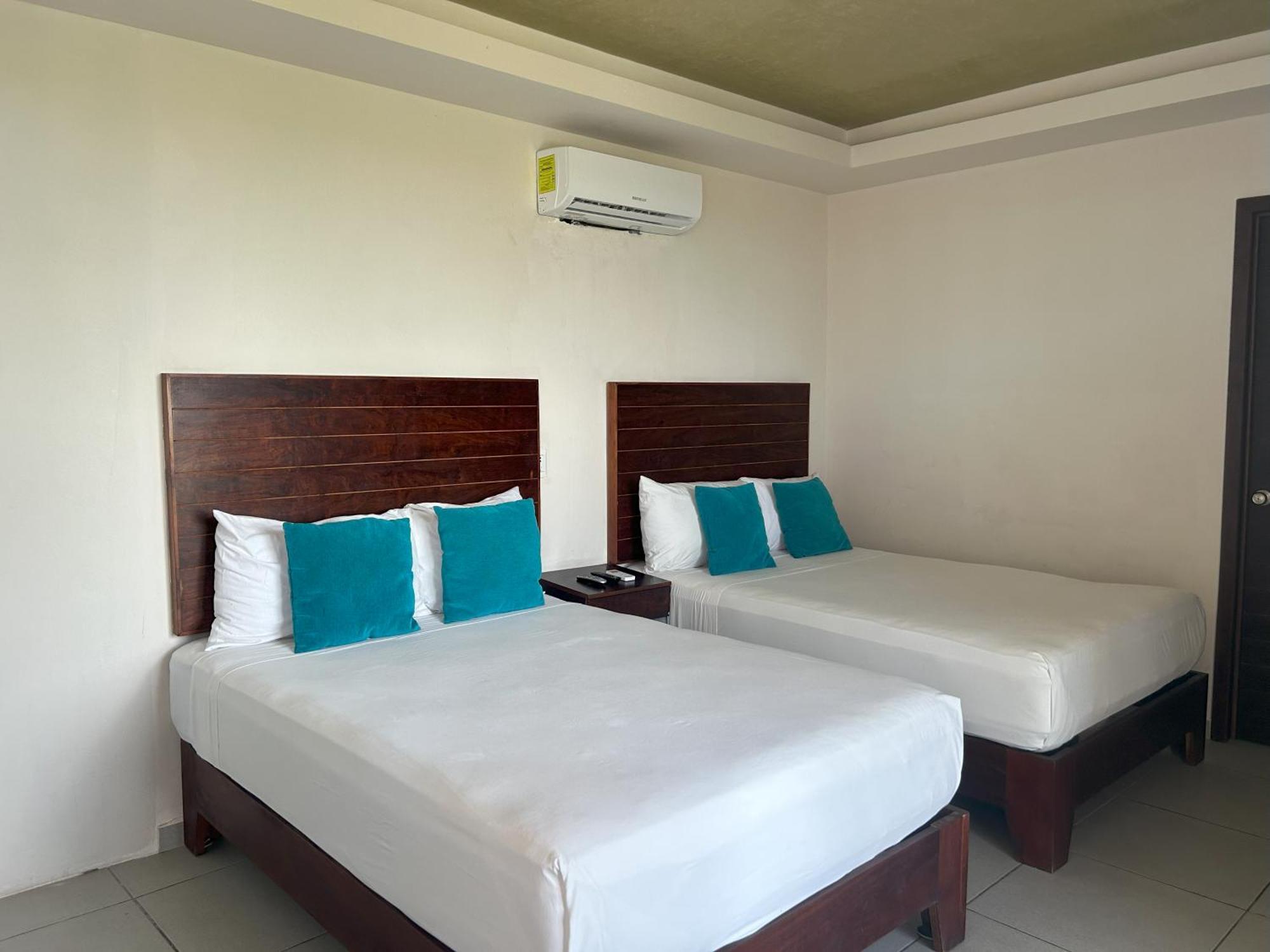 Aquastar Hotel & Apartments Mahahual Exterior photo